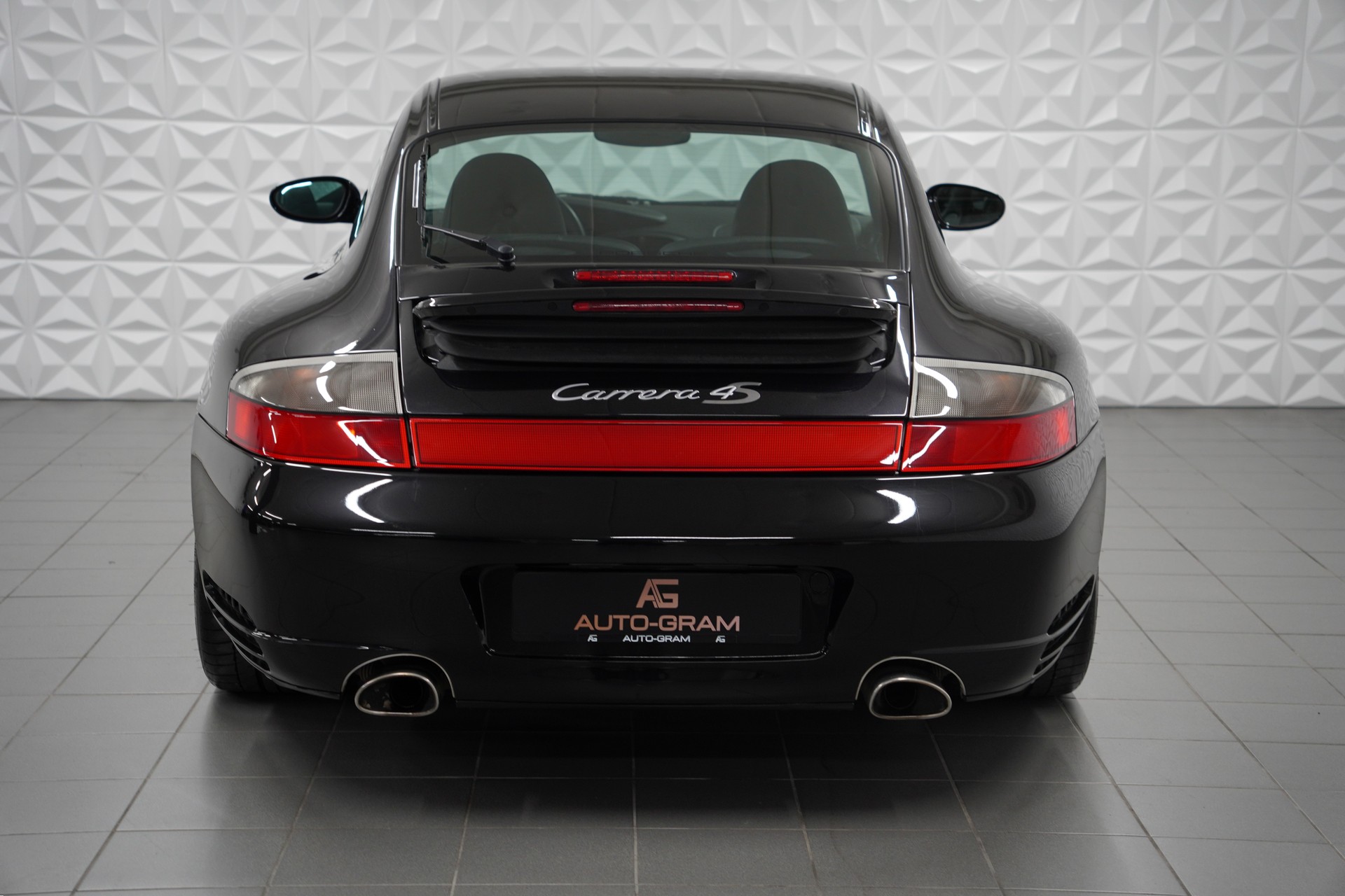 PORSCHE 911 Carrera 4 S-showroom-element-3