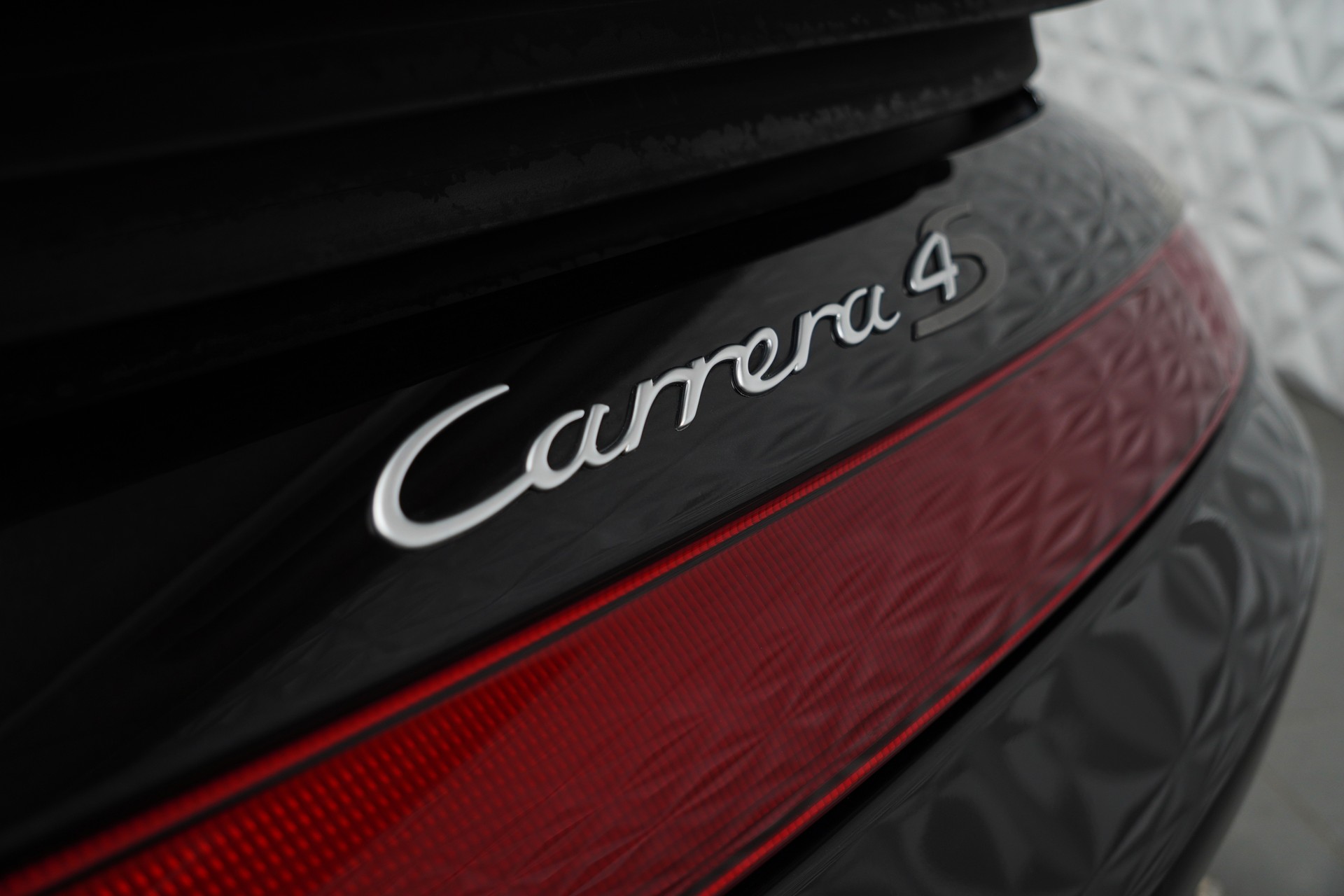 PORSCHE 911 Carrera 4 S-image-16