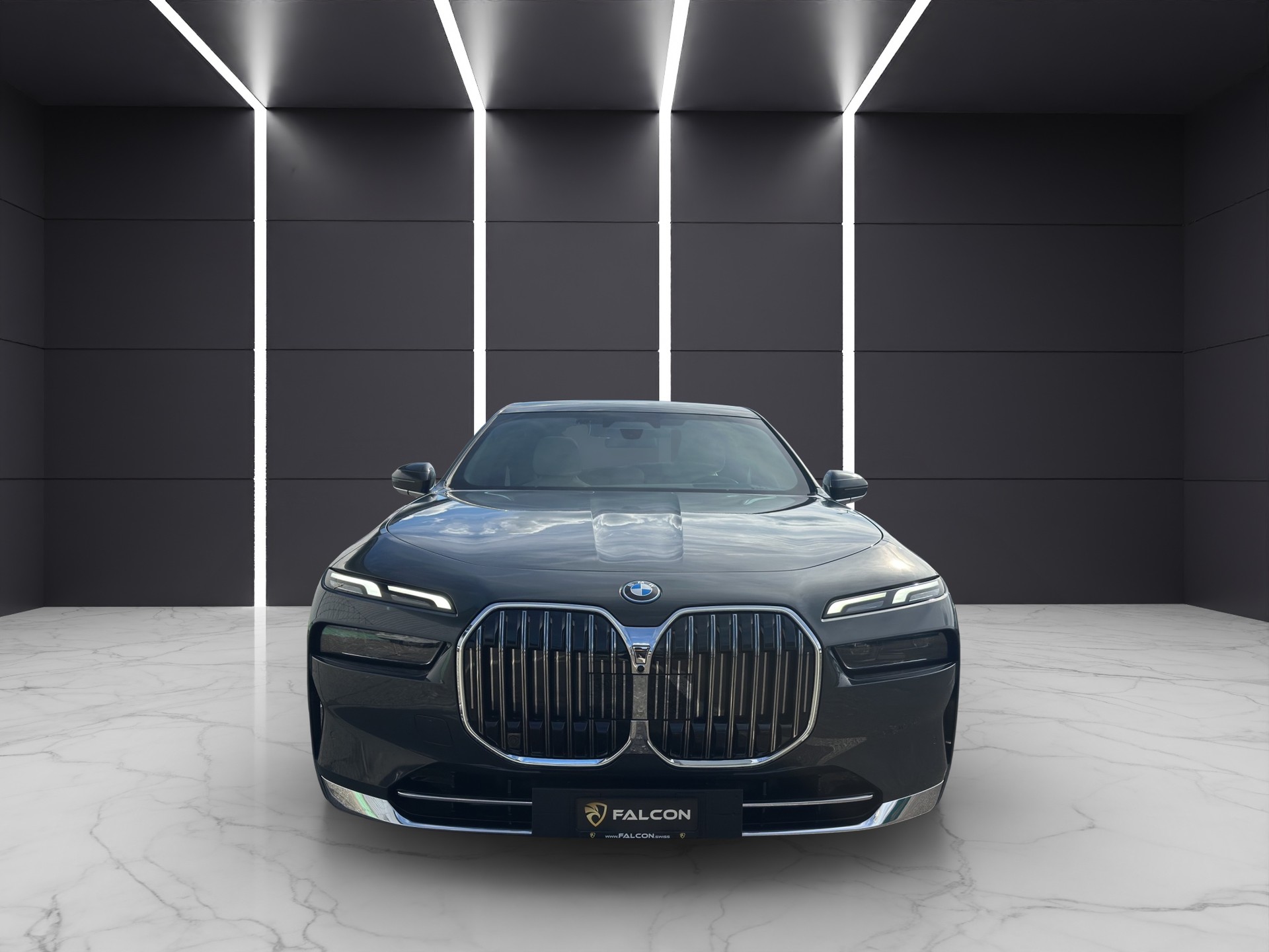 BMW 750e xDrive Steptronic-showroom-element-1