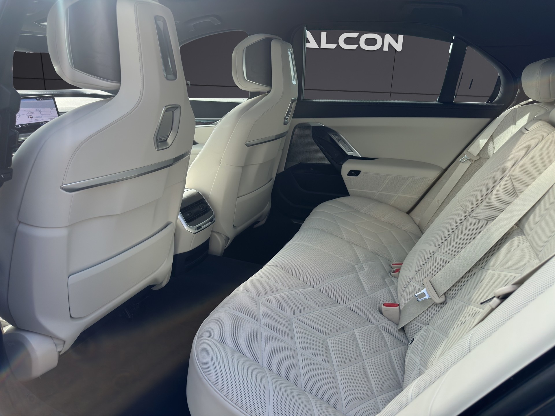 BMW 750e xDrive Steptronic-image-29