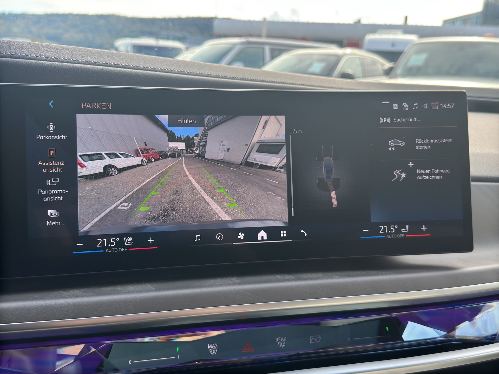 BMW 750e xDrive Steptronic-image-49