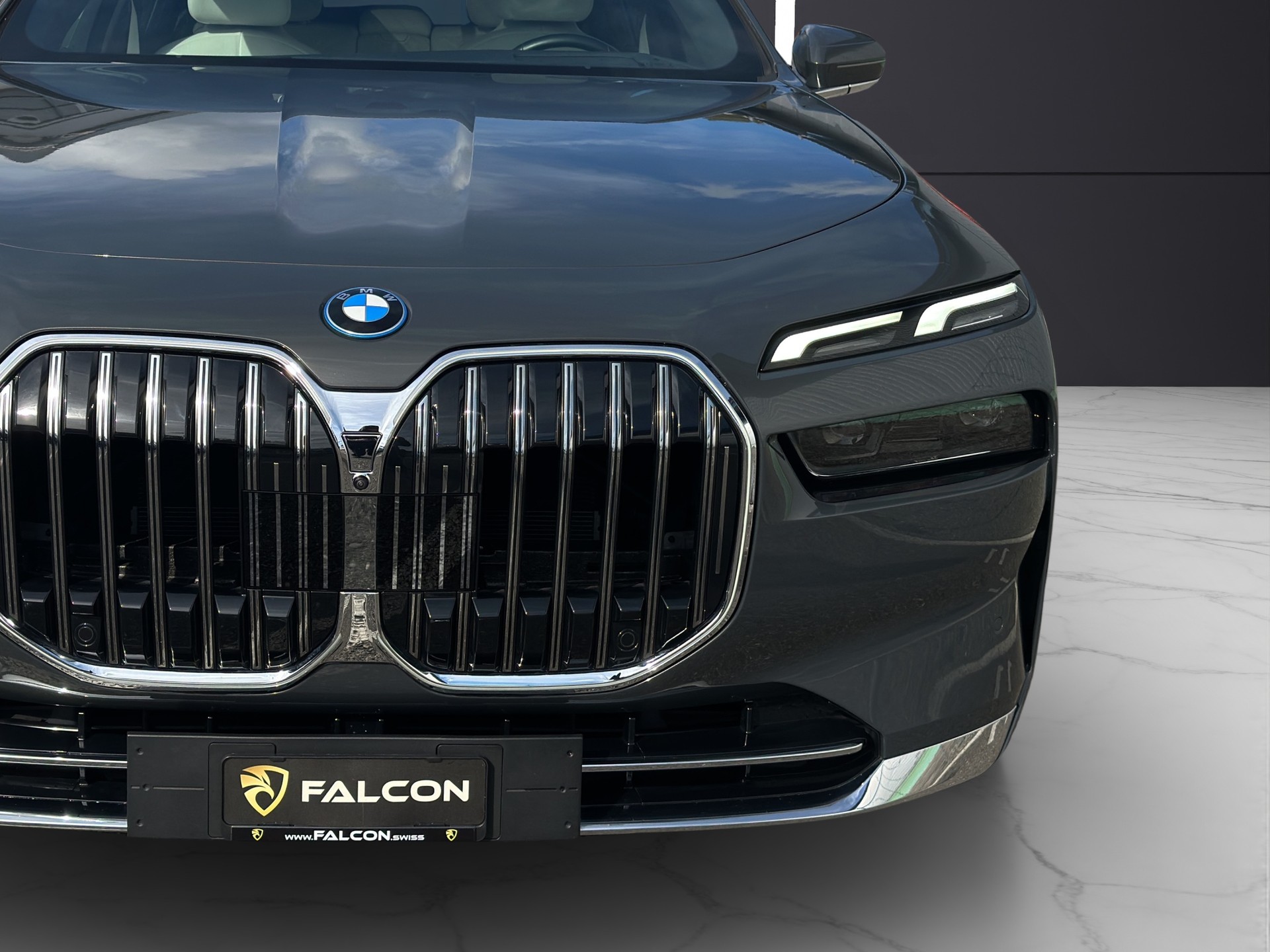 BMW 750e xDrive Steptronic-image-57