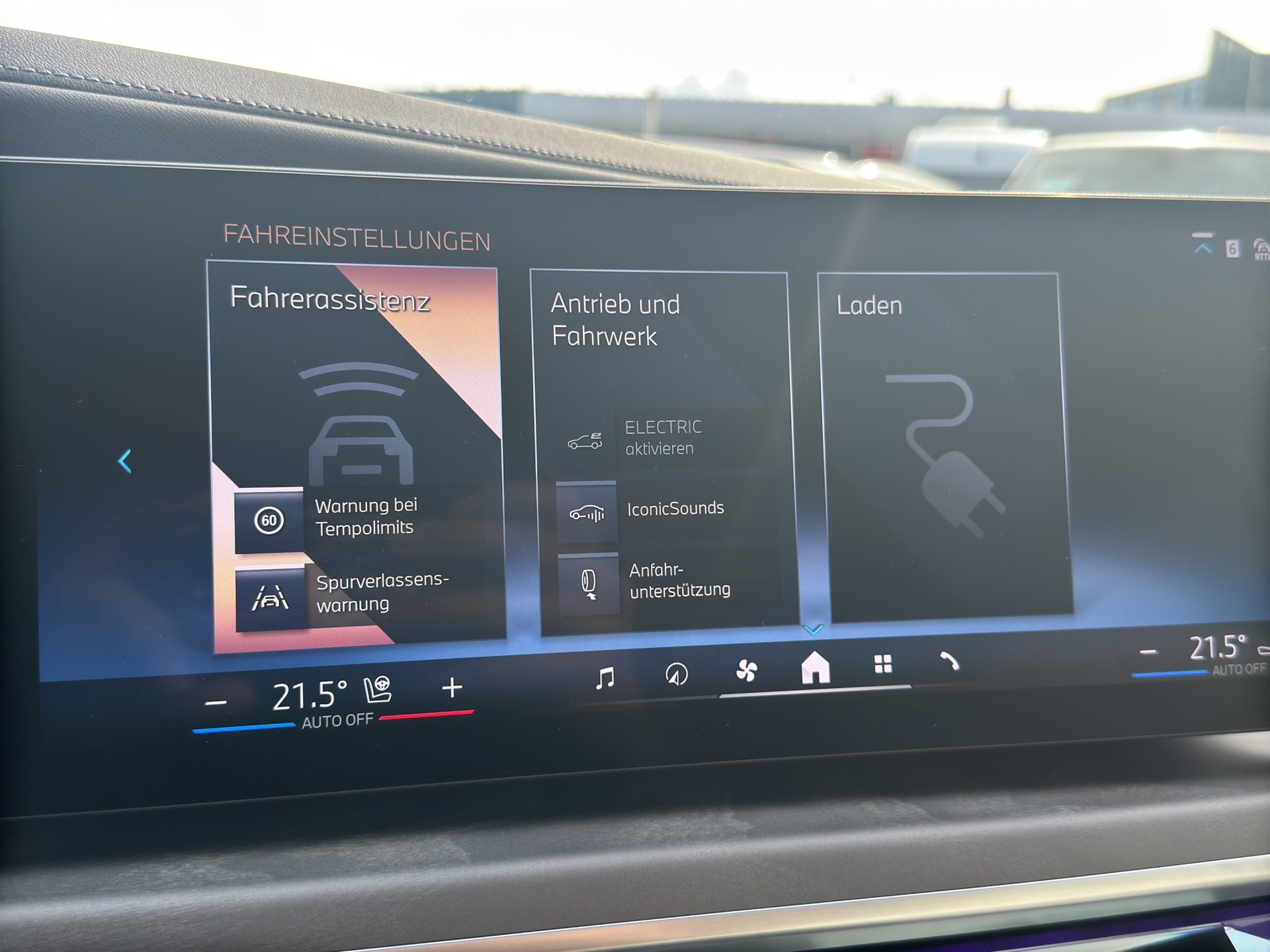 BMW 750e xDrive Steptronic-image-47