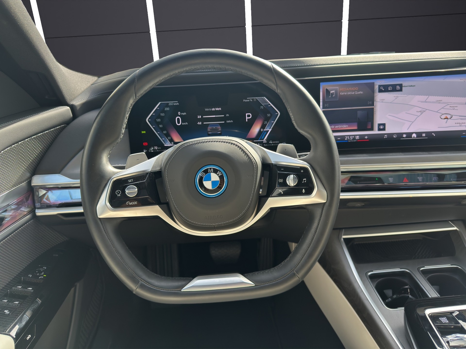 BMW 750e xDrive Steptronic-image-17