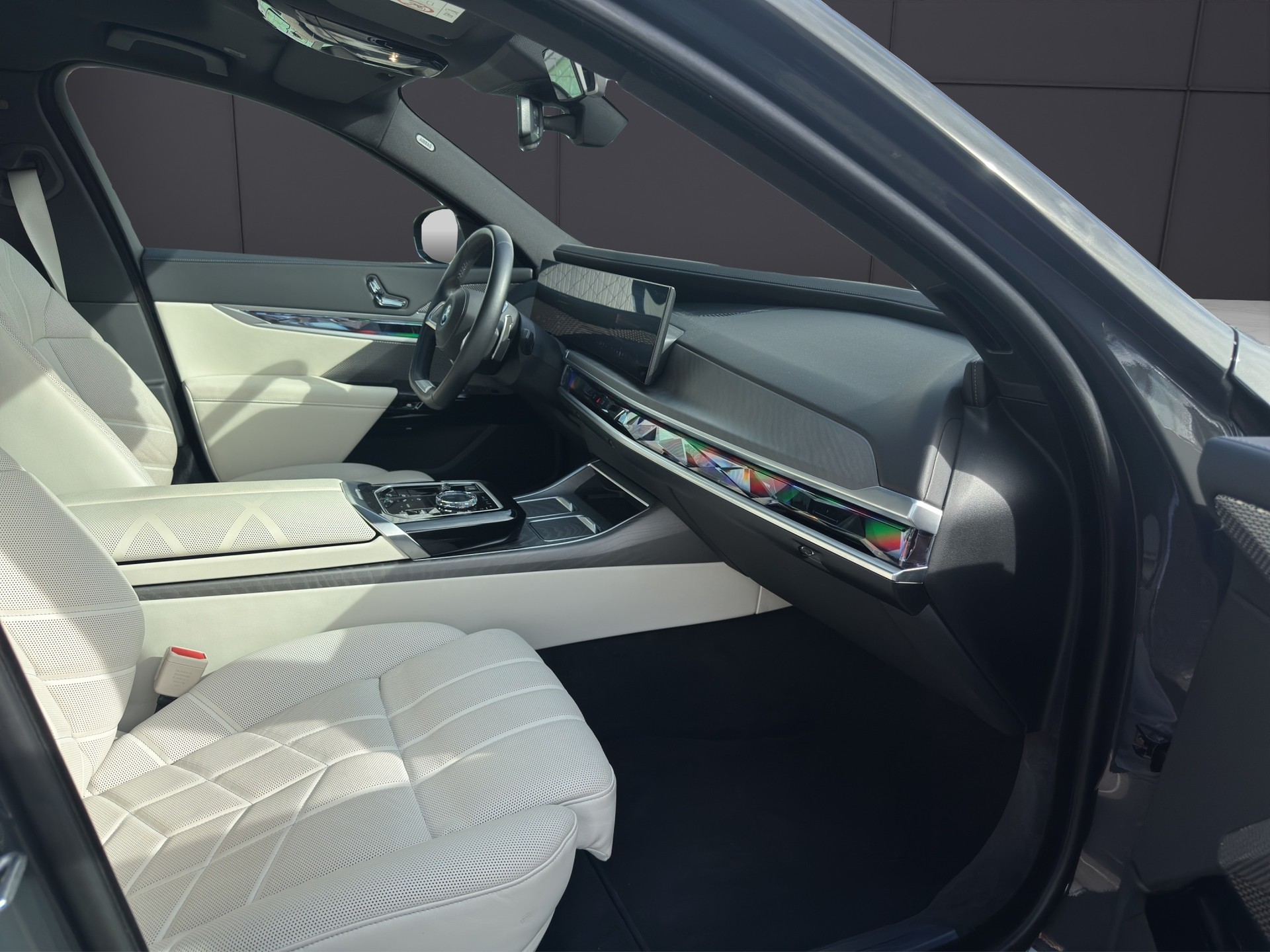 BMW 750e xDrive Steptronic-image-16