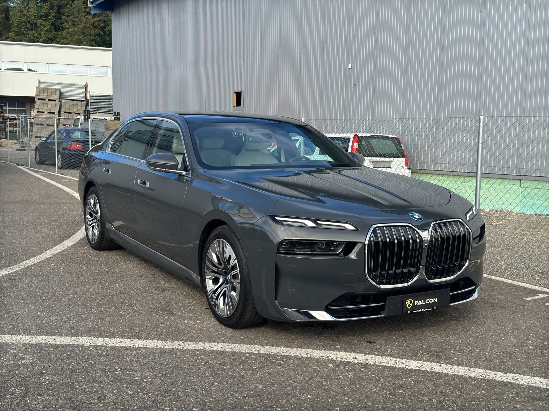BMW 750e xDrive Steptronic-image-52