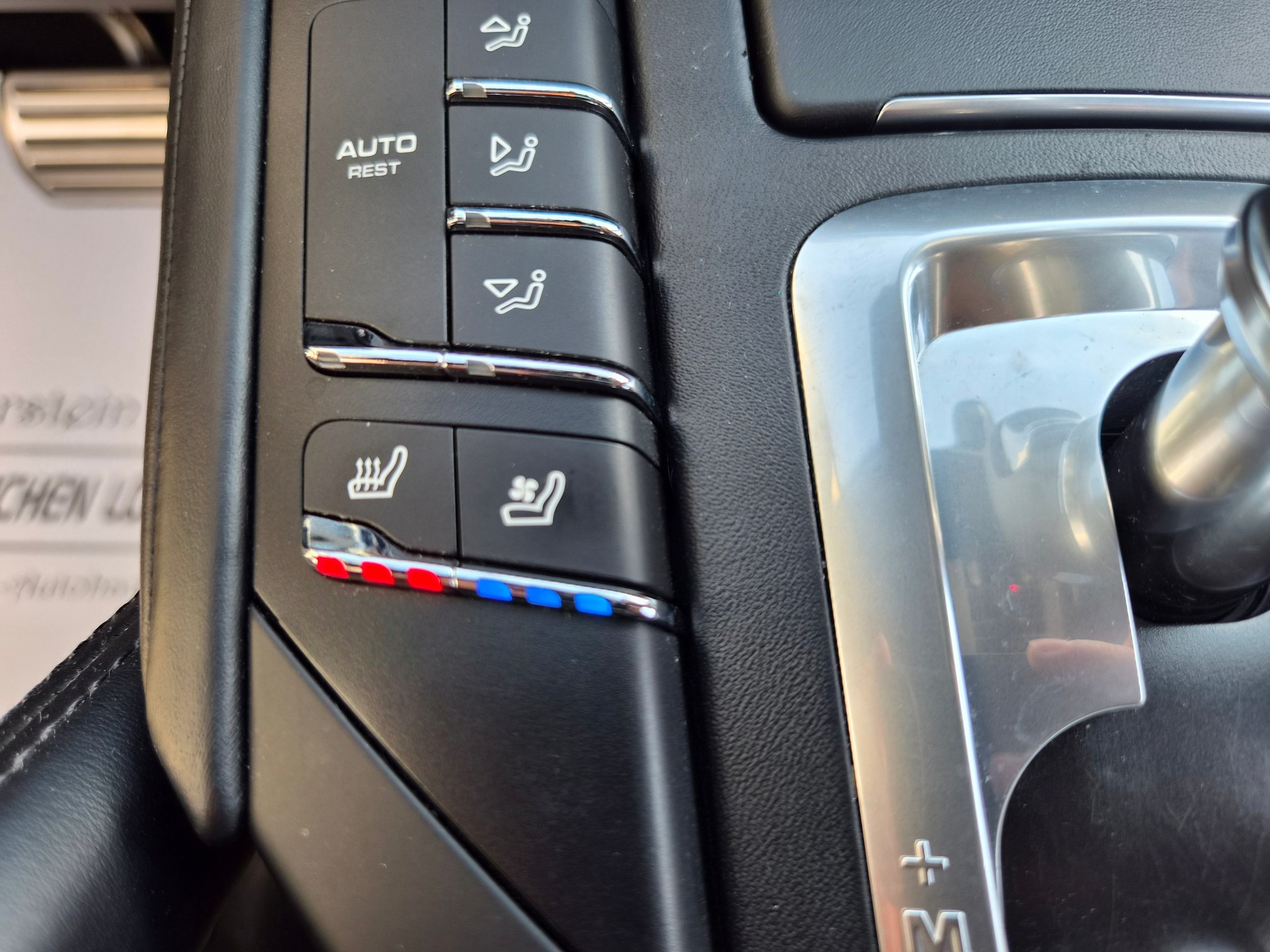 PORSCHE Cayenne Turbo-image-22
