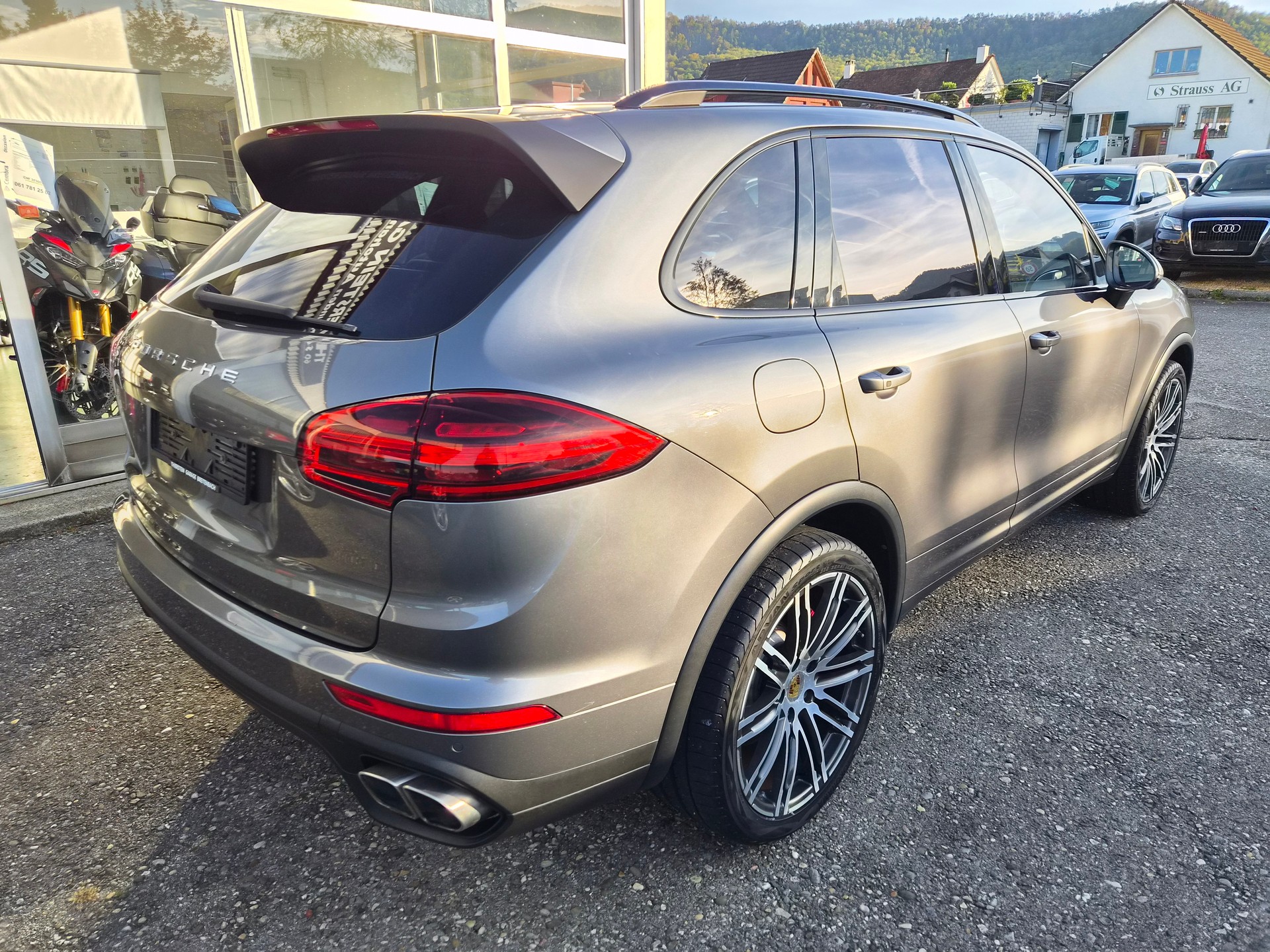 PORSCHE Cayenne Turbo-image-5