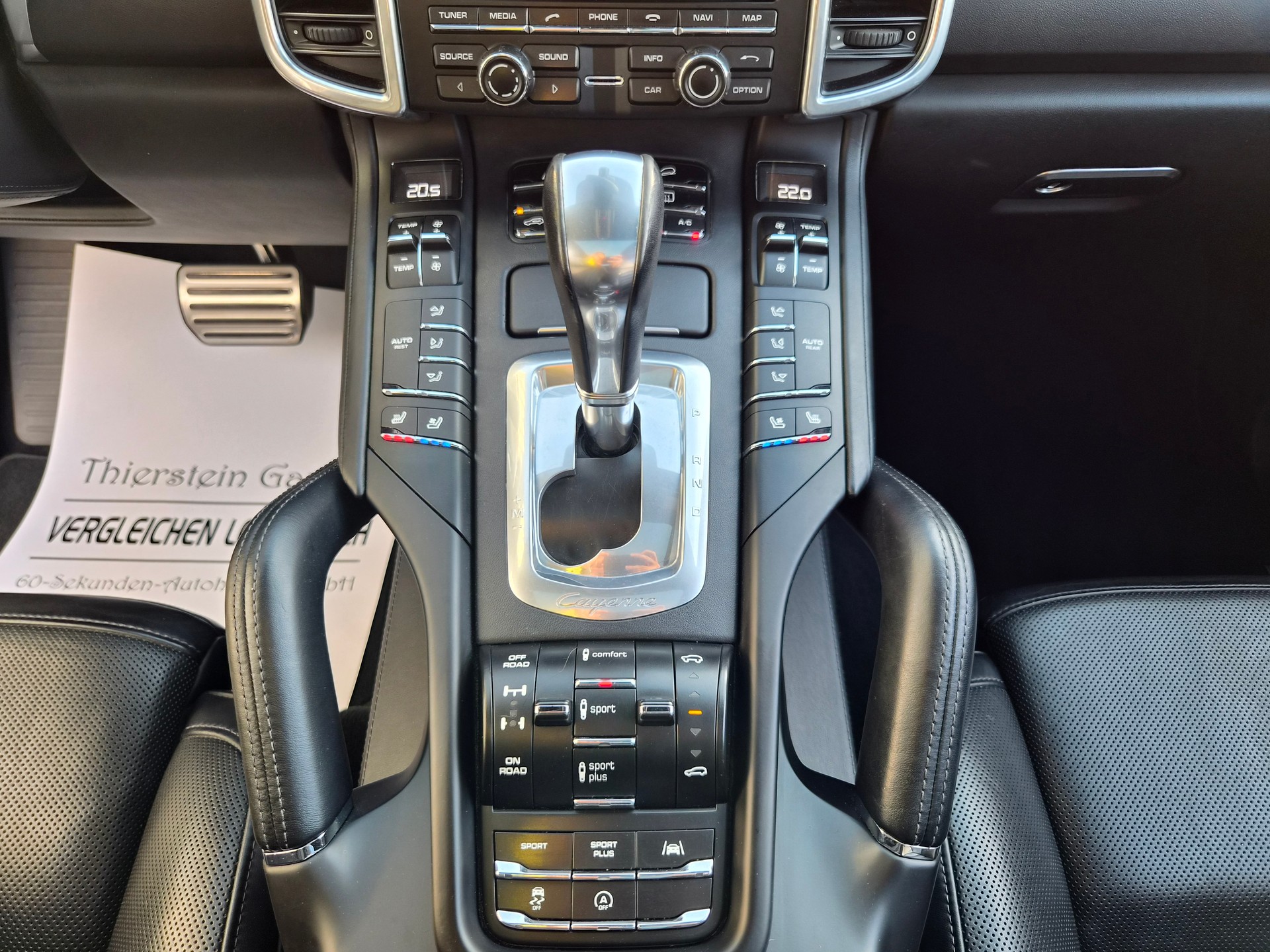 PORSCHE Cayenne Turbo-image-21