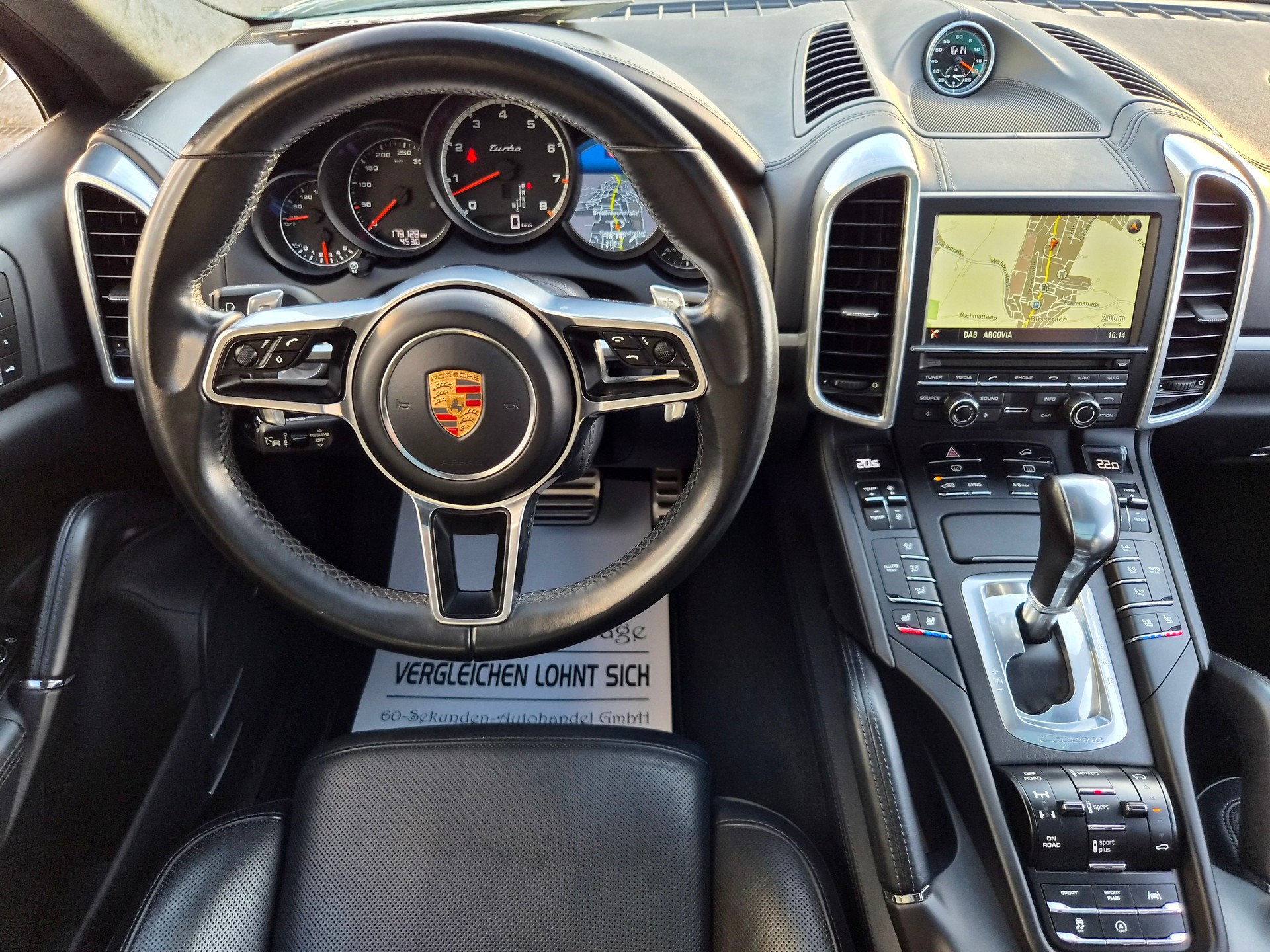 PORSCHE Cayenne Turbo-image-16
