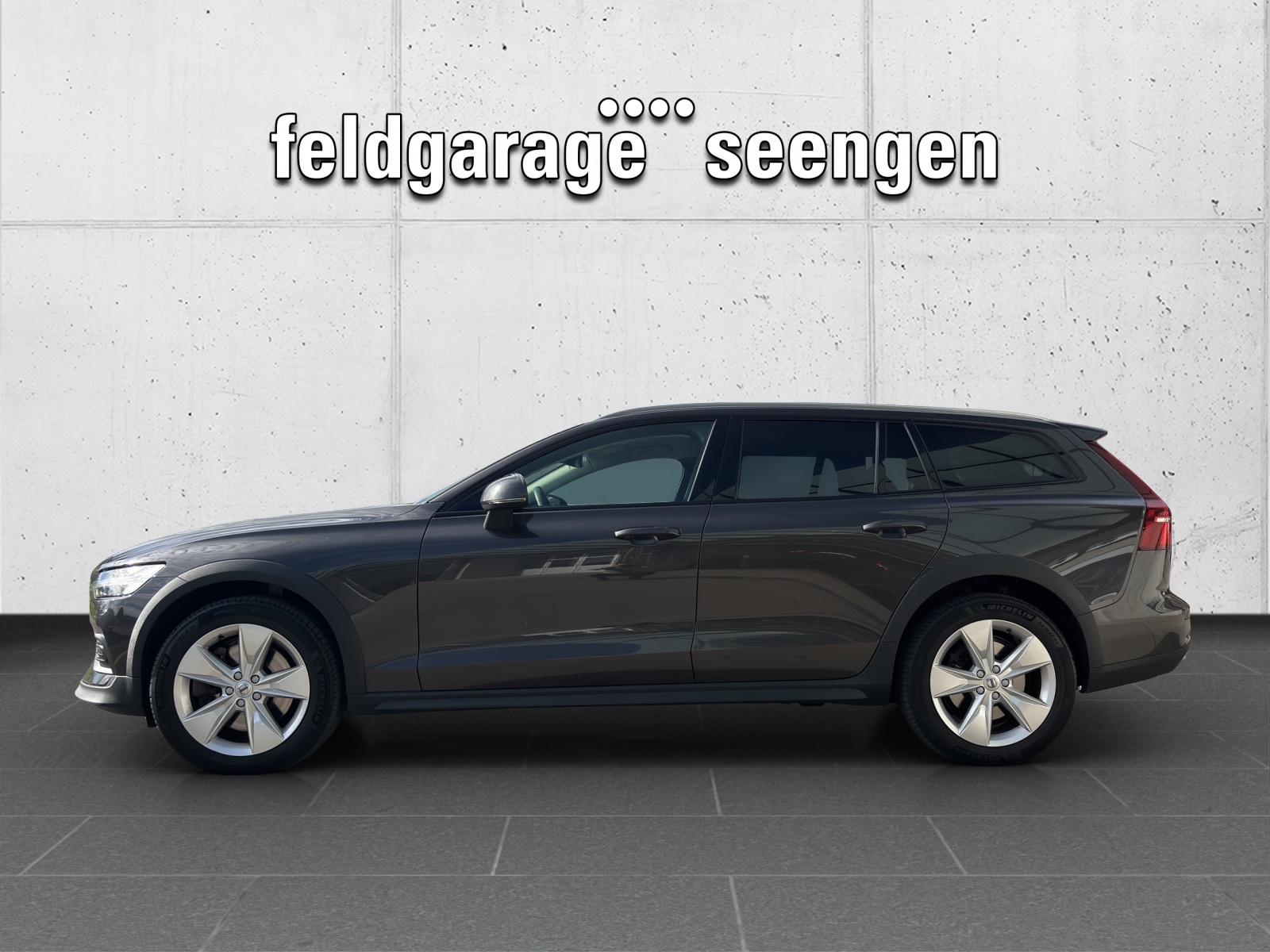 VOLVO V60 Cross Country B4 Mild Hybrid Core AWD Geartronic mit Standheizung & Winterräder-showroom-element-1
