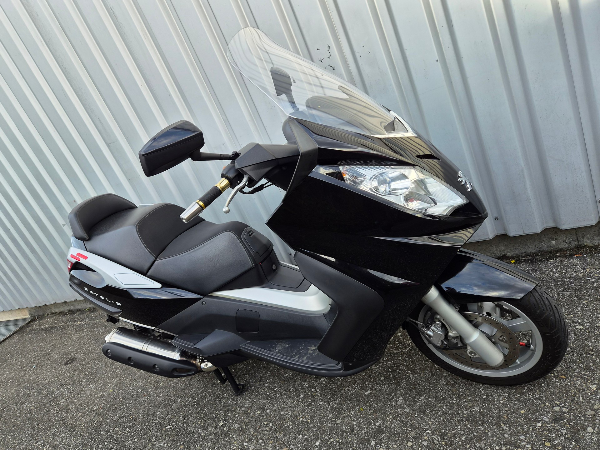 PEUGEOT Satelis 400 Premium-image-1