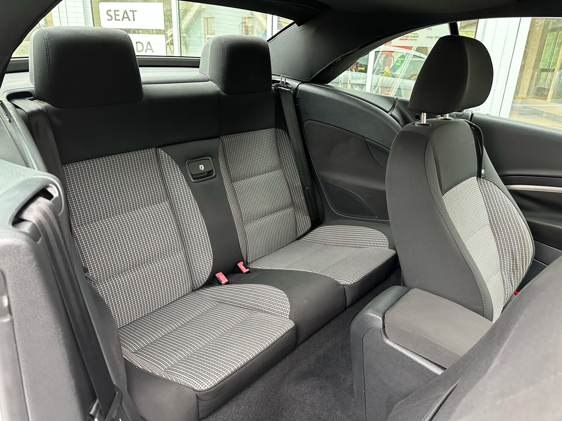 VW Eos 2.0 FSI-image-7