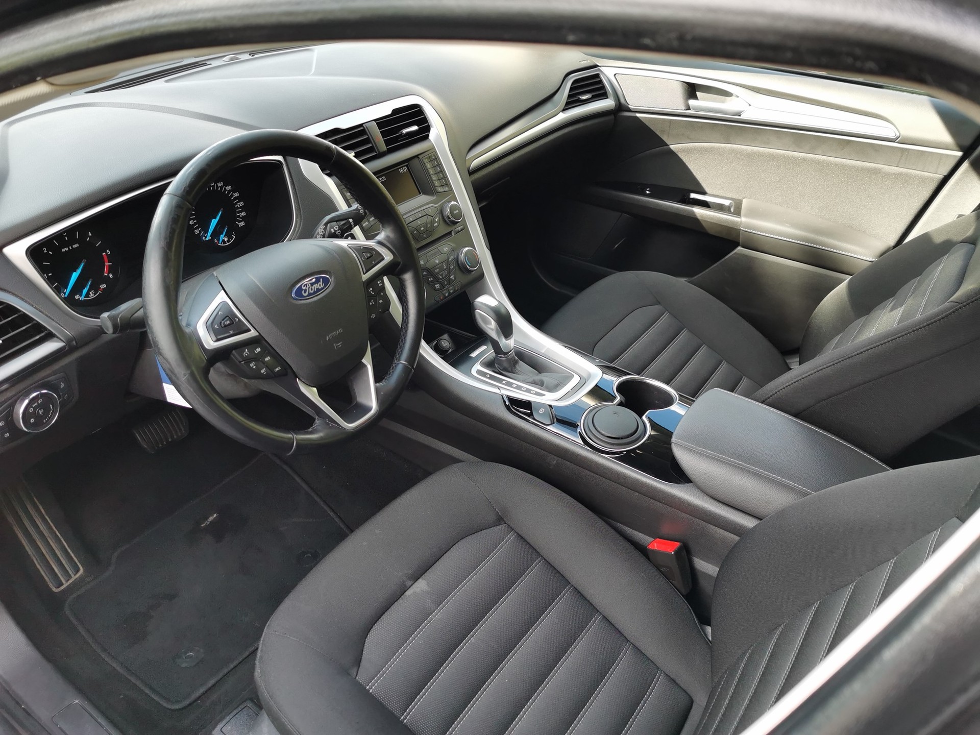 FORD Mondeo 2.0 TDCi Trend PowerShift-image-5