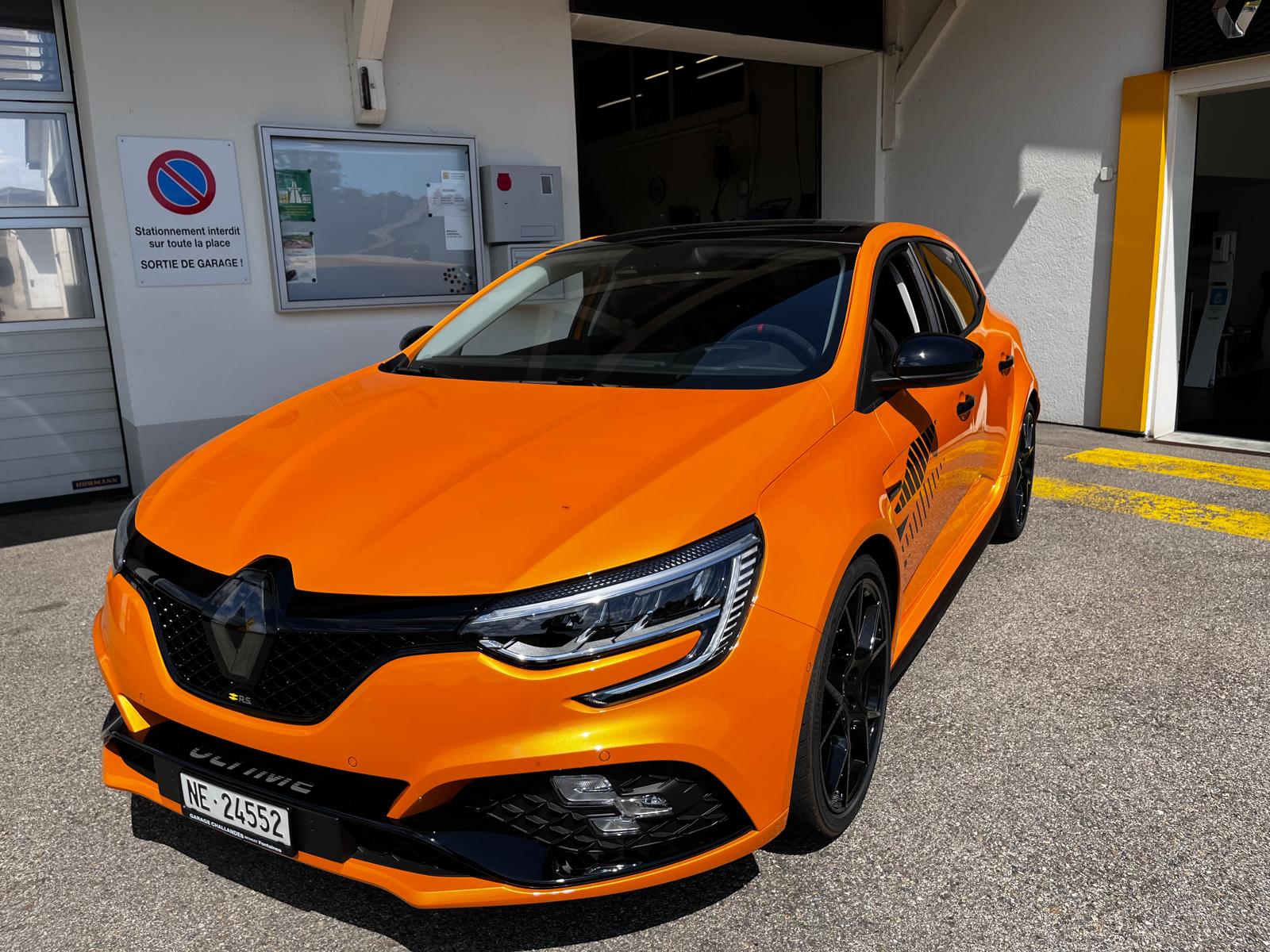 RENAULT Mégane R.S. Ultime 300 EDC-image-2