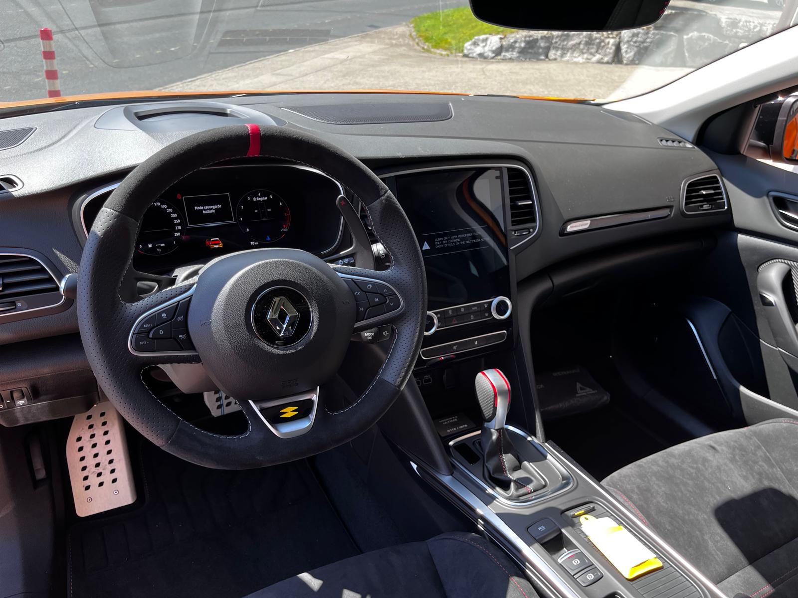 RENAULT Mégane R.S. Ultime 300 EDC-image-6