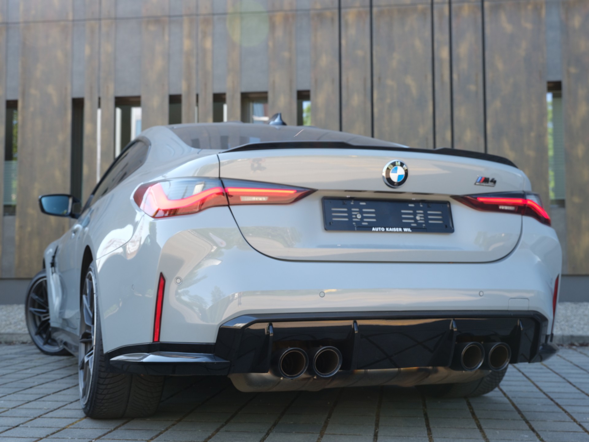 BMW M4 Coupé Competition M xDrive-image-9