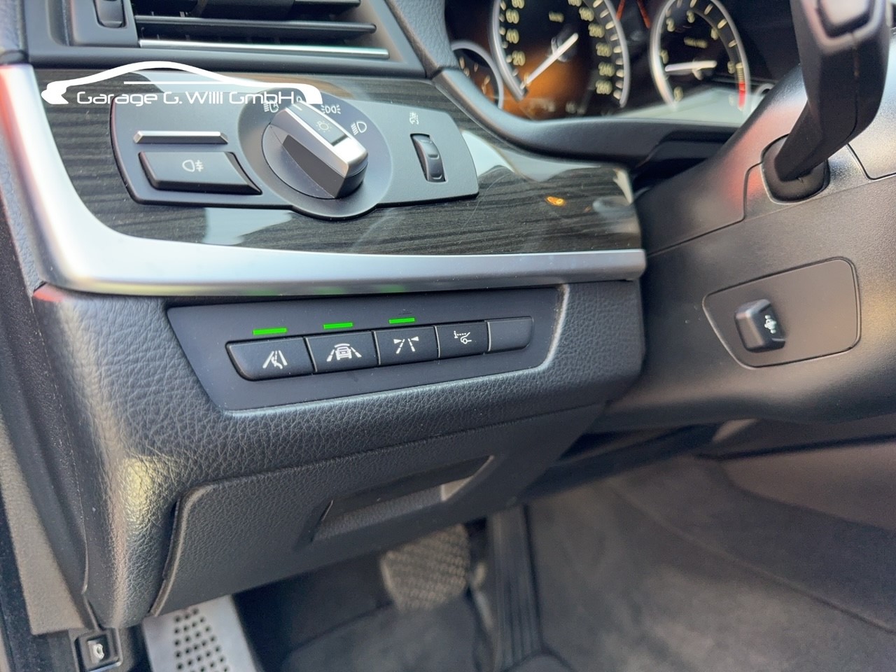 BMW M550d Touring xDrive Steptronic-image-10