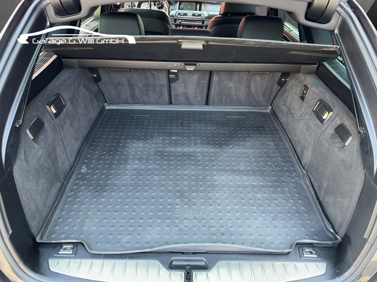 BMW M550d Touring xDrive Steptronic-image-15