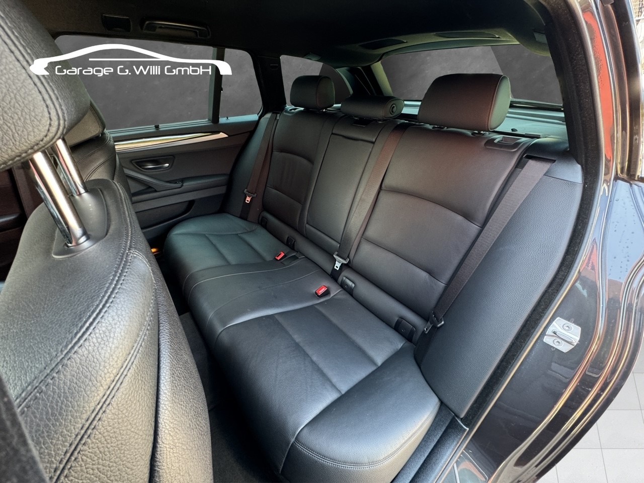 BMW M550d Touring xDrive Steptronic-image-14