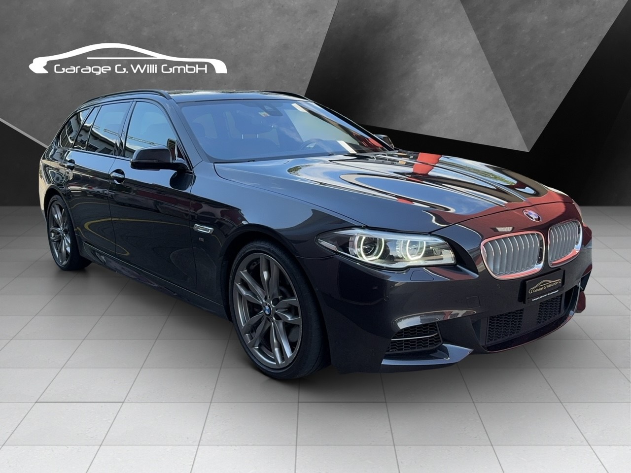 BMW M550d Touring xDrive Steptronic-showroom-element-2