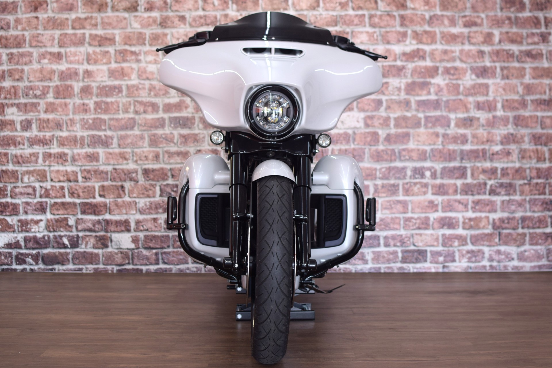 HARLEY-DAVIDSON FLHXSE Street Glide ABS CVO 117-image-4