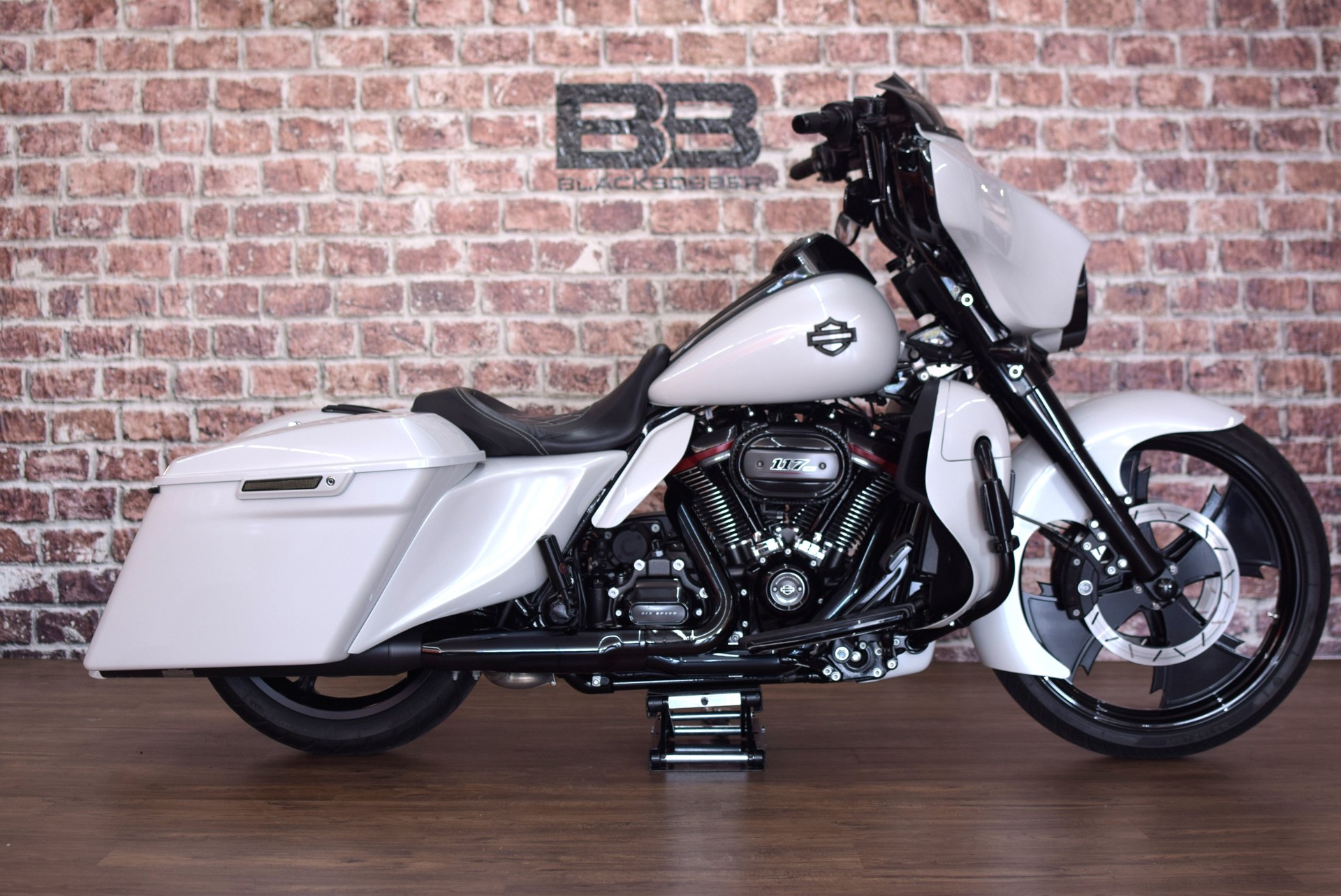 HARLEY-DAVIDSON FLHXSE Street Glide ABS CVO 117-image-2