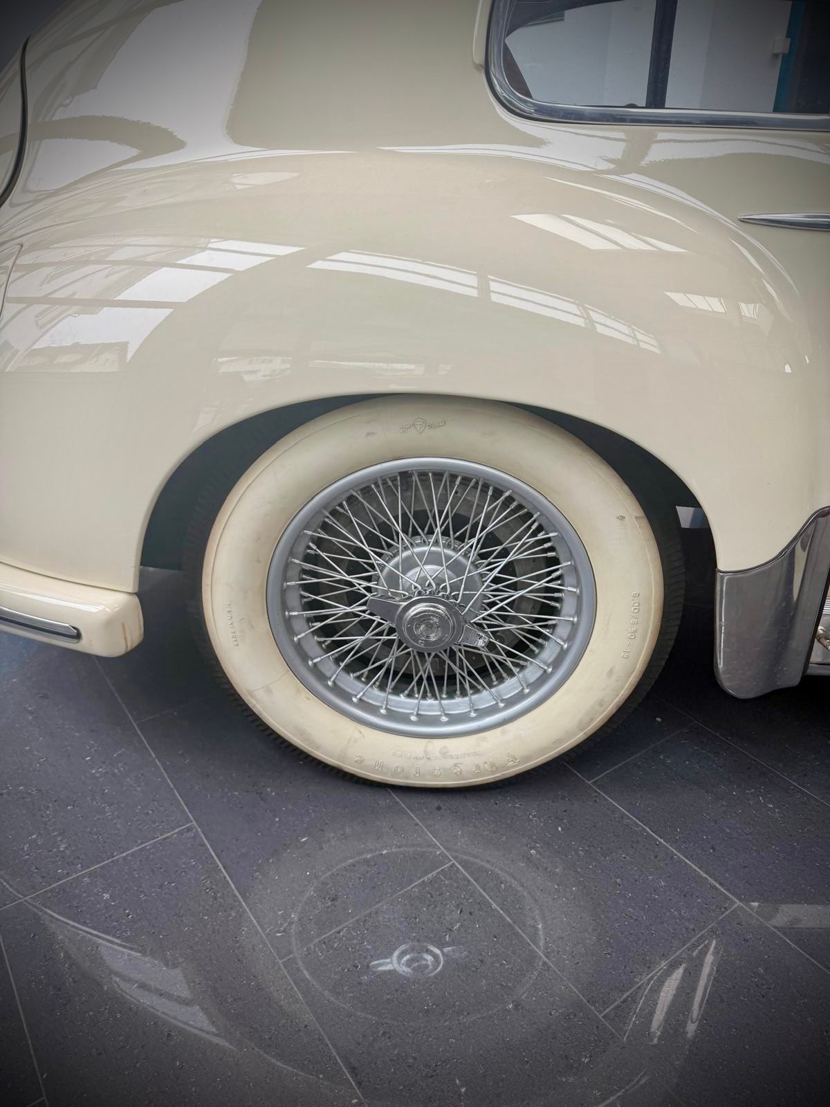 ALFA ROMEO 6C 2500 Freccia d'Oro - VETERAN-image-3