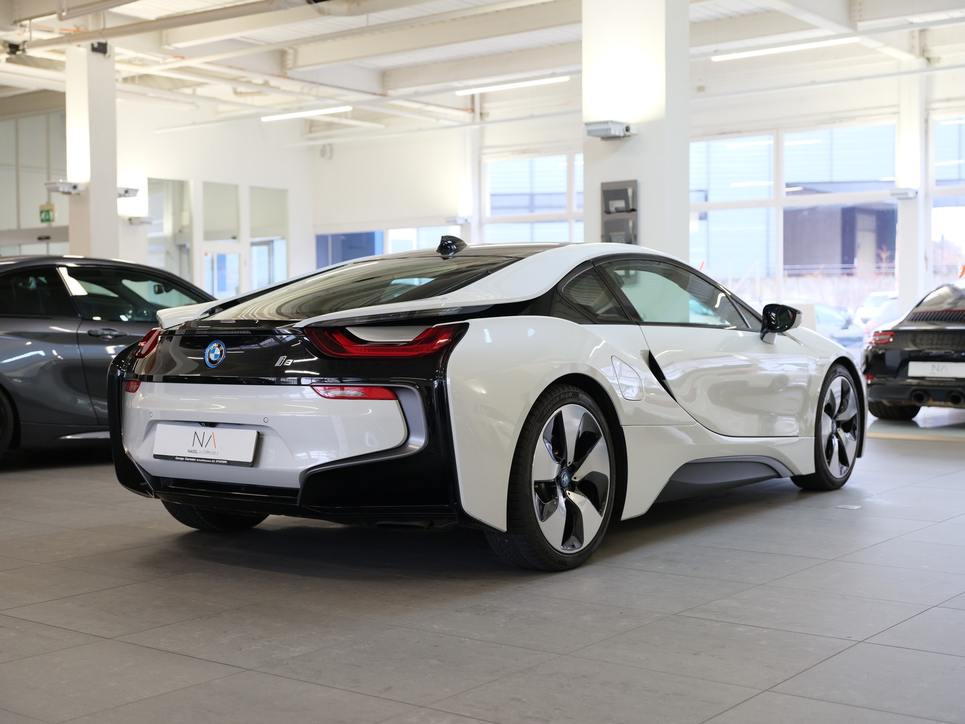 BMW i8 Coupé-image-5