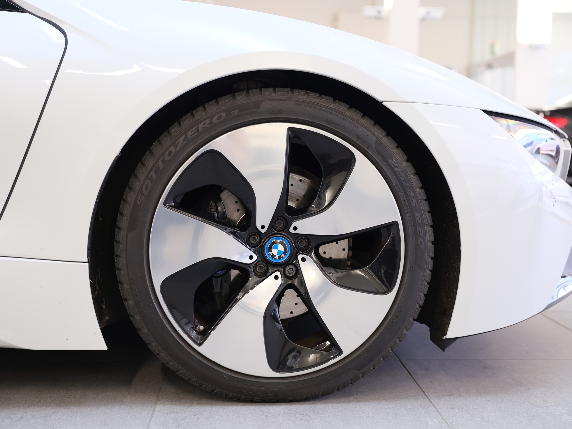 BMW i8 Coupé-image-7
