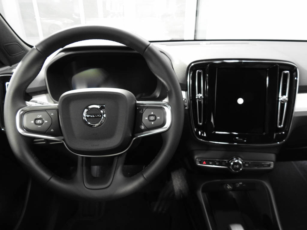 VOLVO XC40 2.0 B3 MH Core-image-7