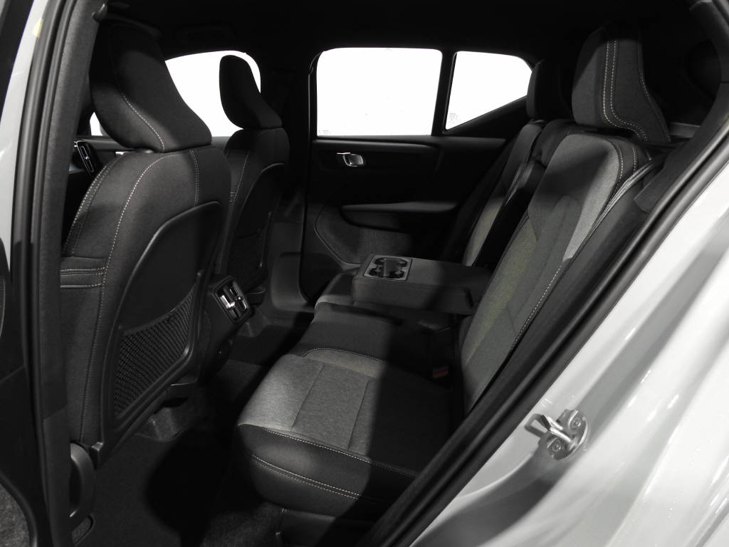 VOLVO XC40 2.0 B3 MH Core-image-10