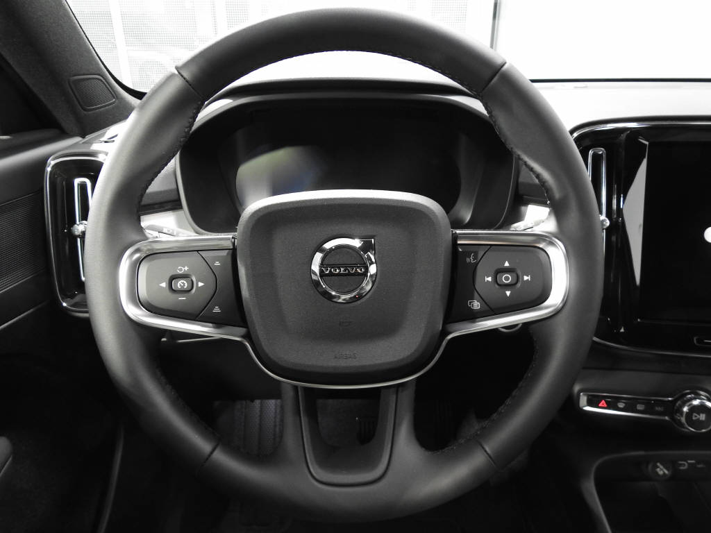 VOLVO XC40 2.0 B3 MH Core-image-6