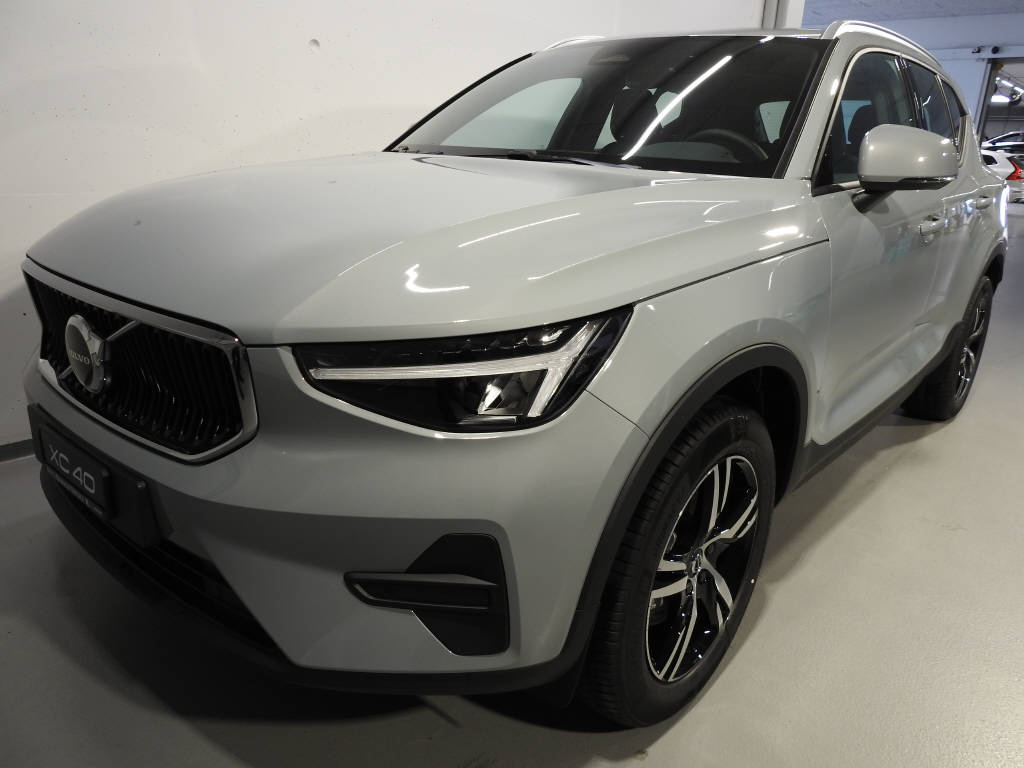 VOLVO XC40 2.0 B3 MH Core