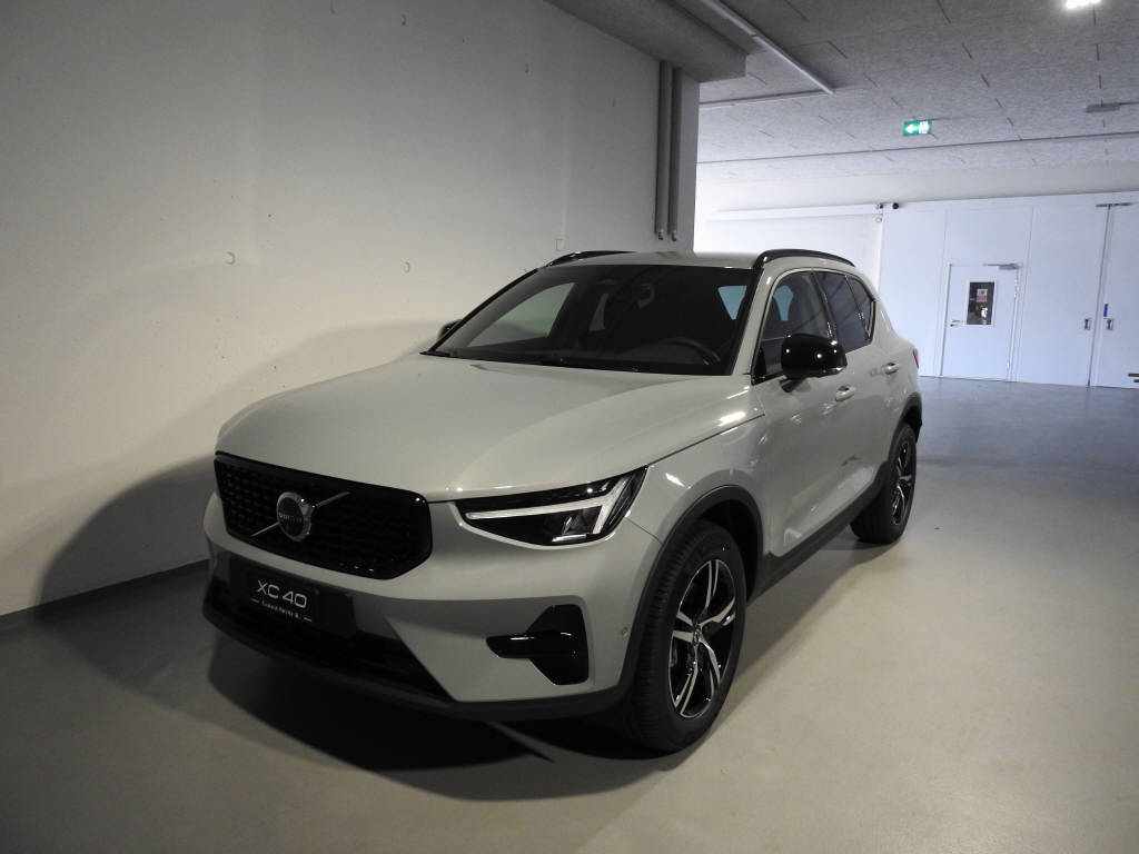 VOLVO XC40 2.0 B3 MH Core