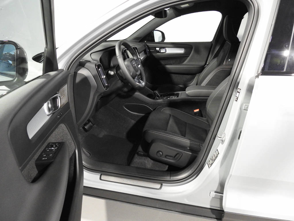 VOLVO XC40 2.0 B3 MH Core-image-10