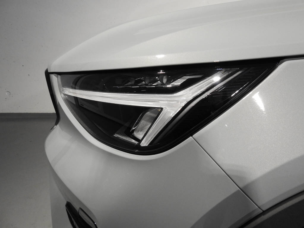 VOLVO XC40 2.0 B3 MH Core-image-14