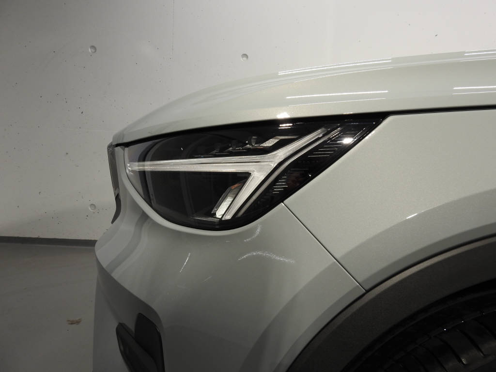 VOLVO XC40 2.0 B3 MH Core-image-12