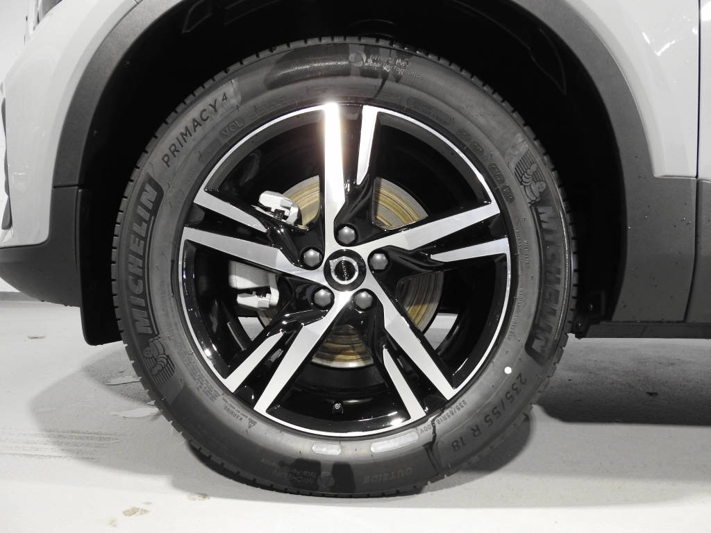 VOLVO XC40 2.0 B3 MH Core-image-13