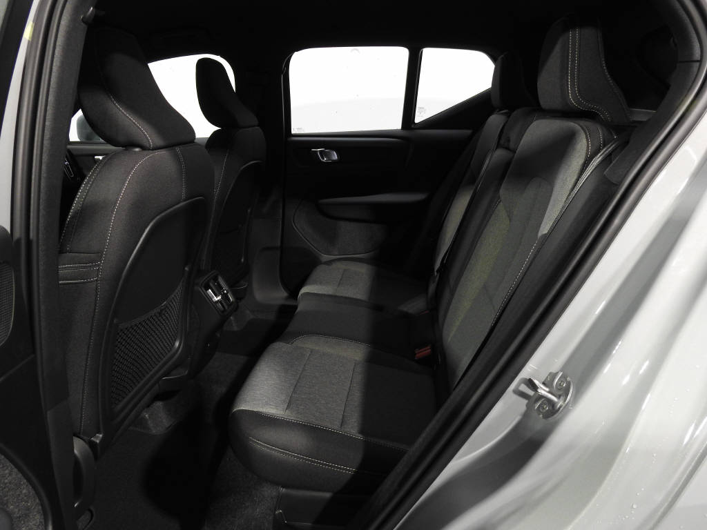 VOLVO XC40 2.0 B3 MH Core-image-11