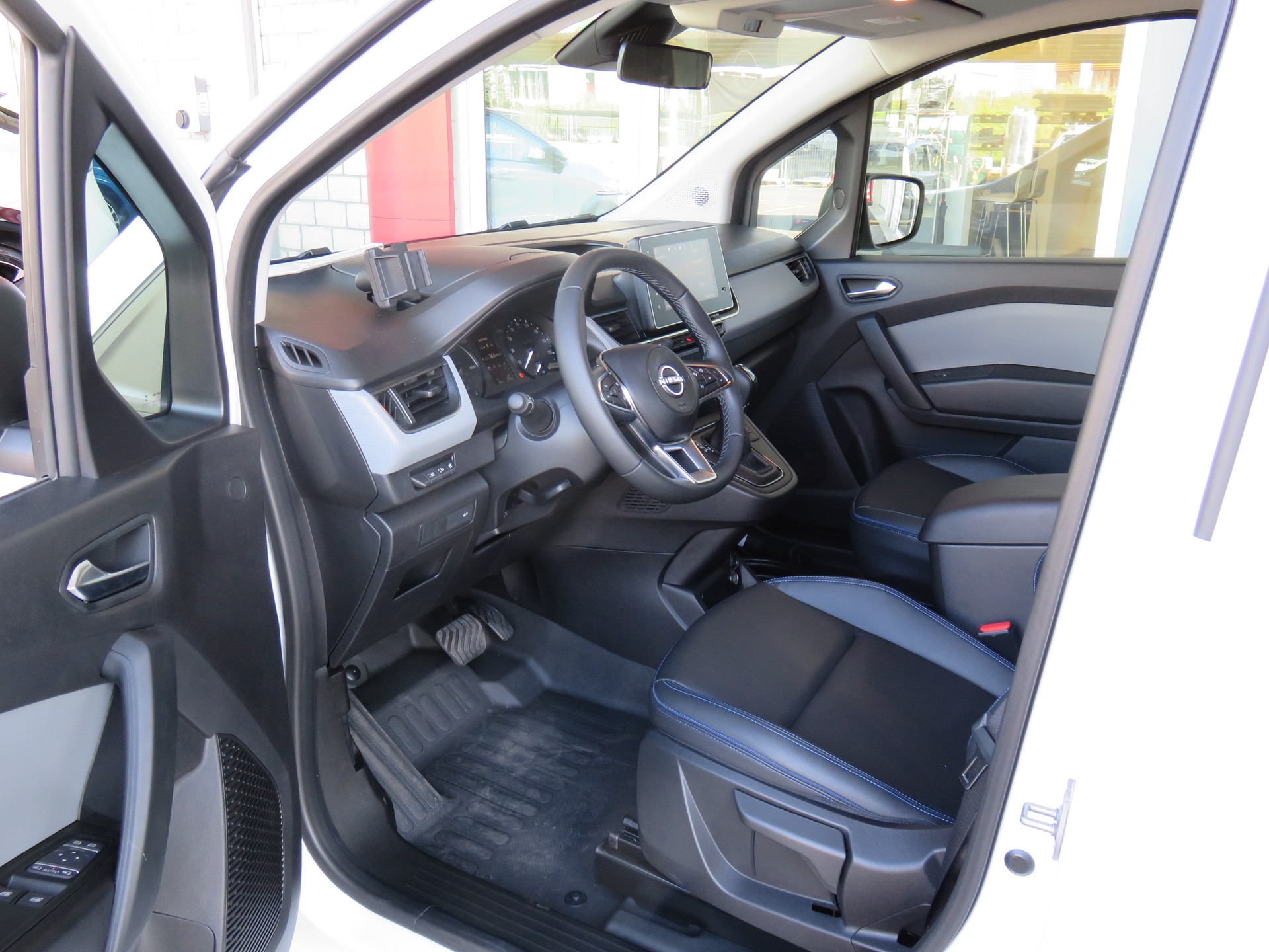 NISSAN Townstar EV45 kWh 22kW L1 N-Connecta-image-8