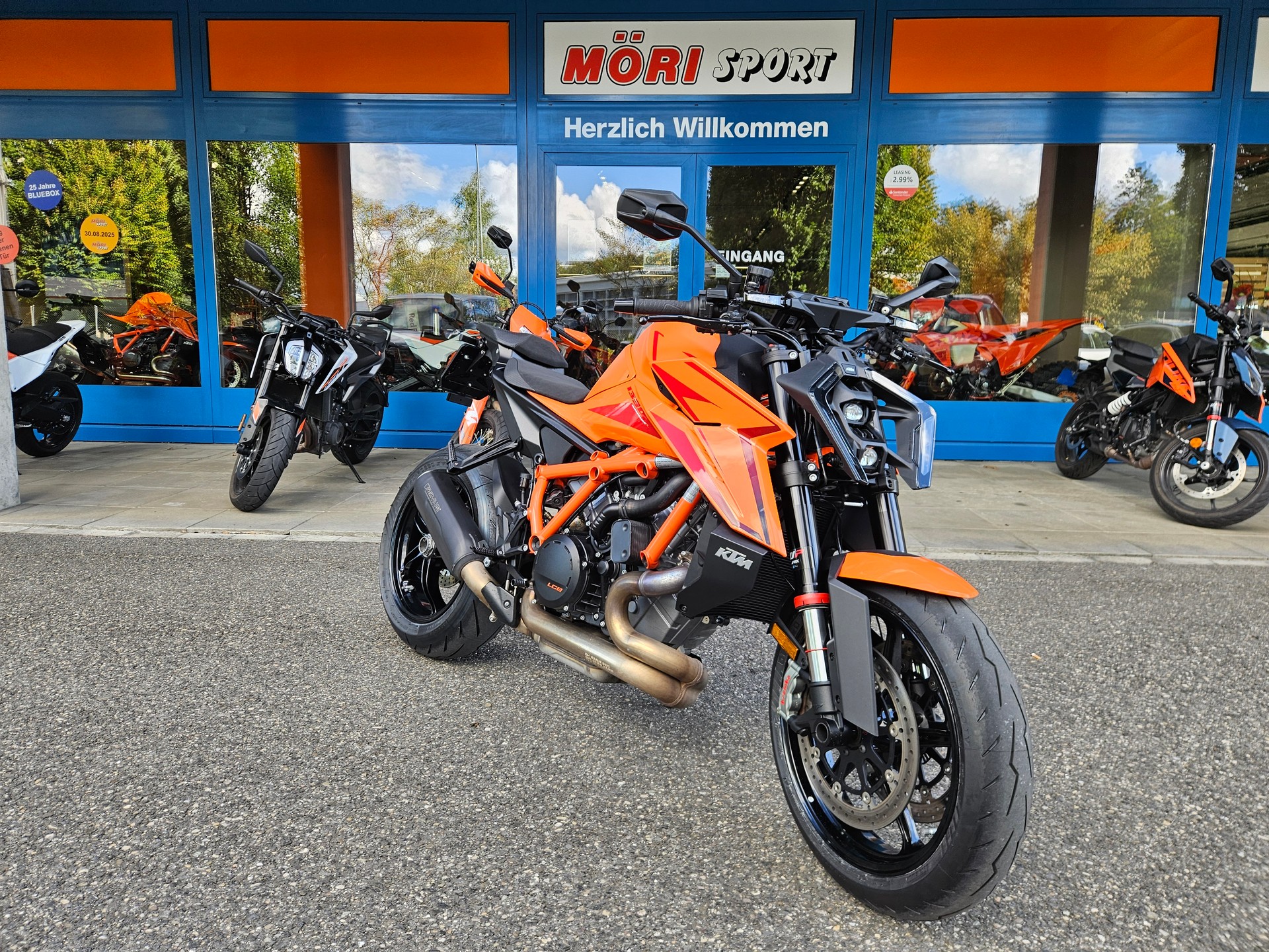 KTM 1390 Super Duke R-image-2