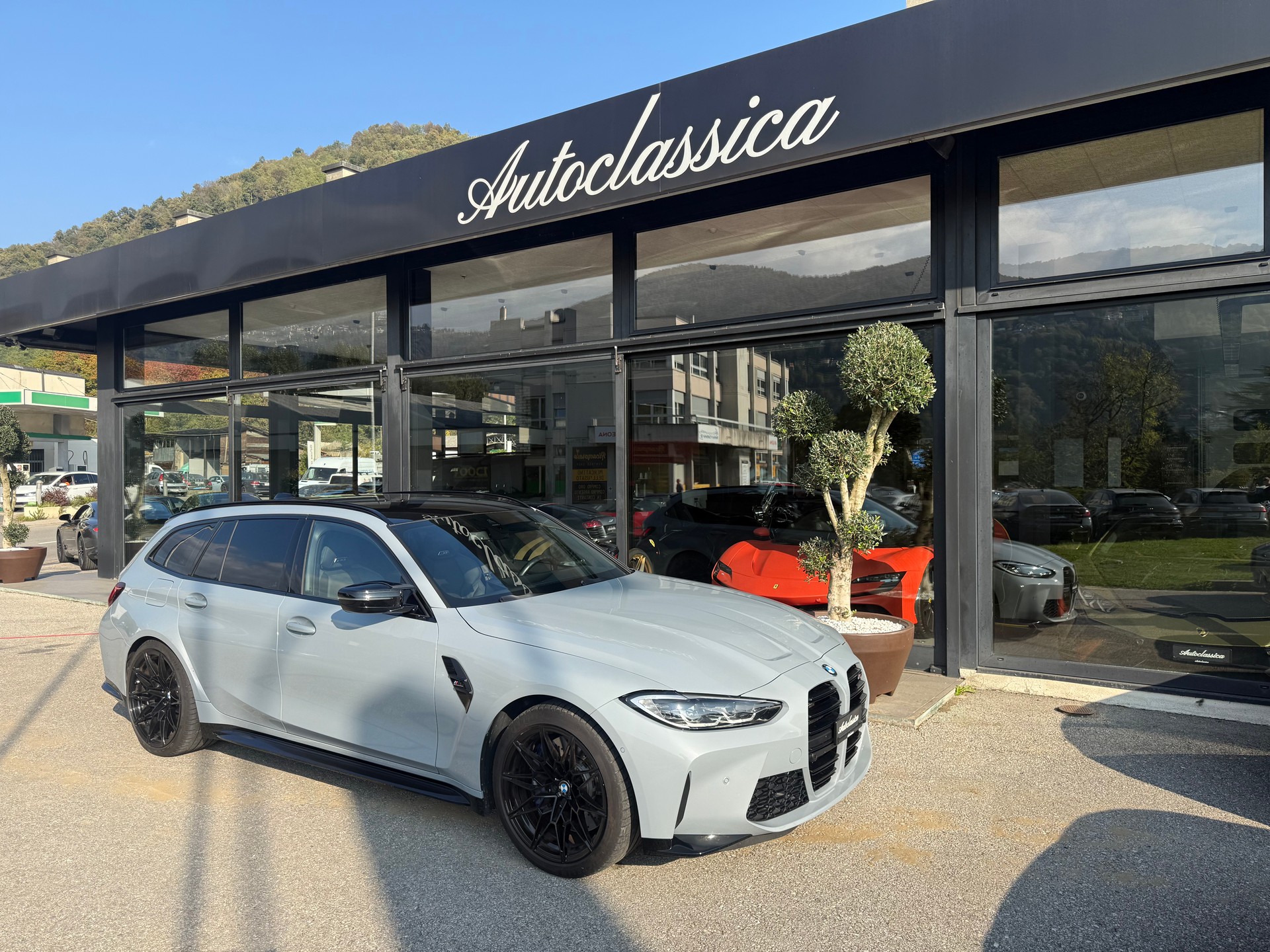 BMW M3 Touring xDrive Competition M-image-4