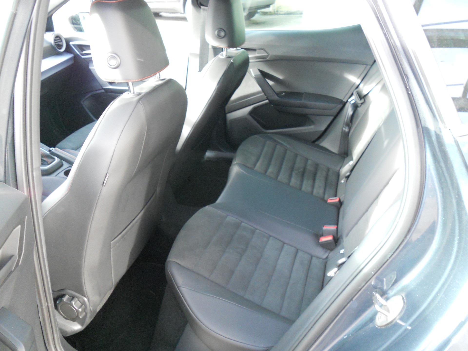 SEAT Ibiza 1.0 EcoTSI FR DSG-image-9