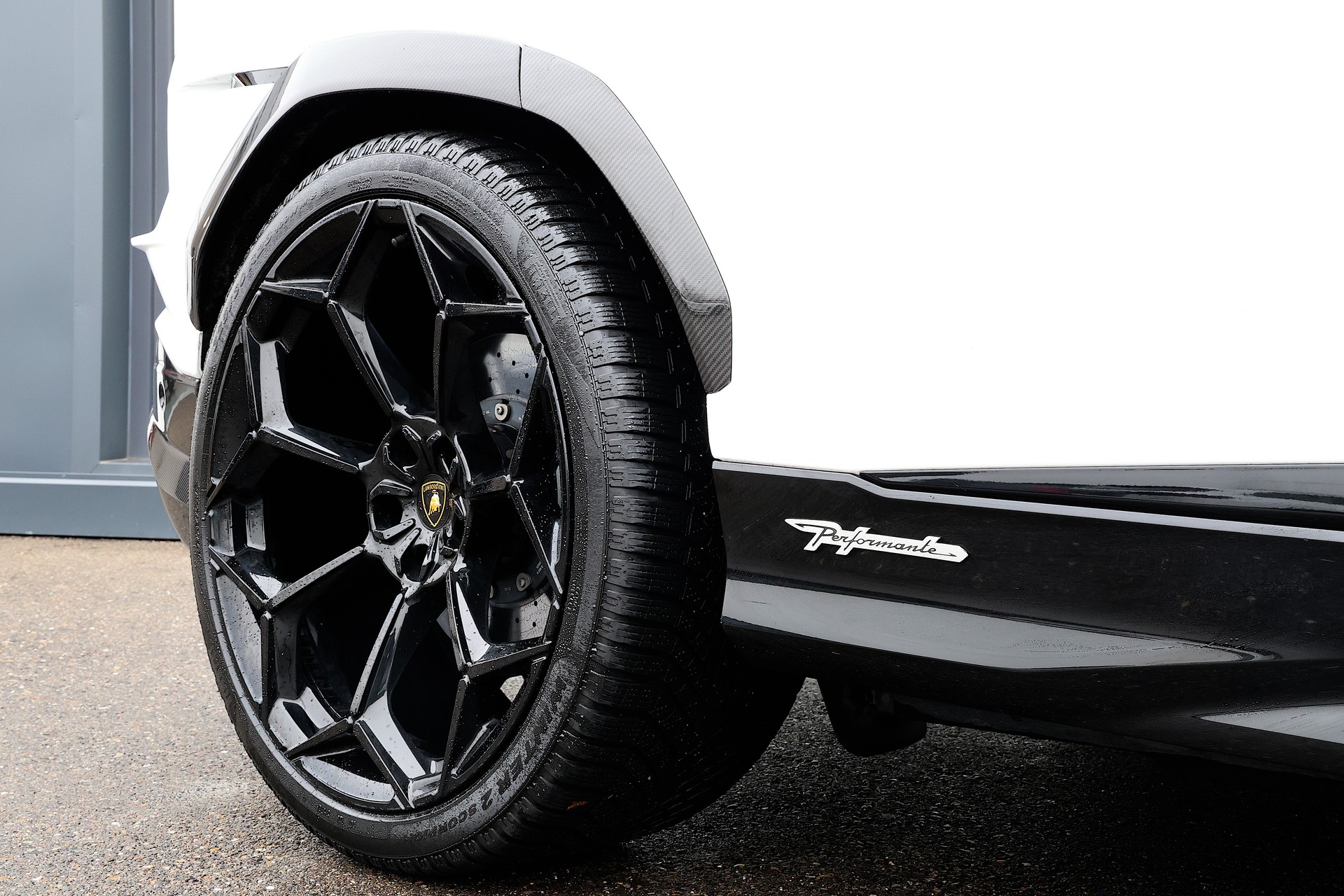 LAMBORGHINI Urus Performante *FULL-Carbon*-image-15
