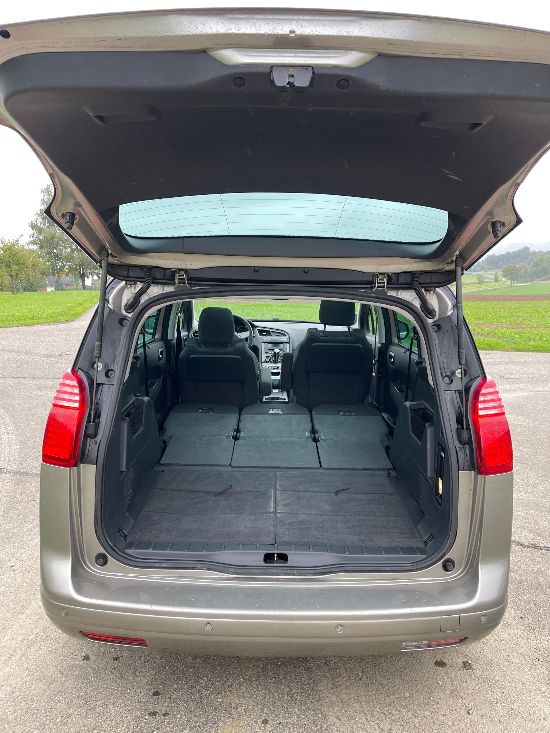 PEUGEOT 5008 1.6 16V T Sport Pack Automatic-image-5