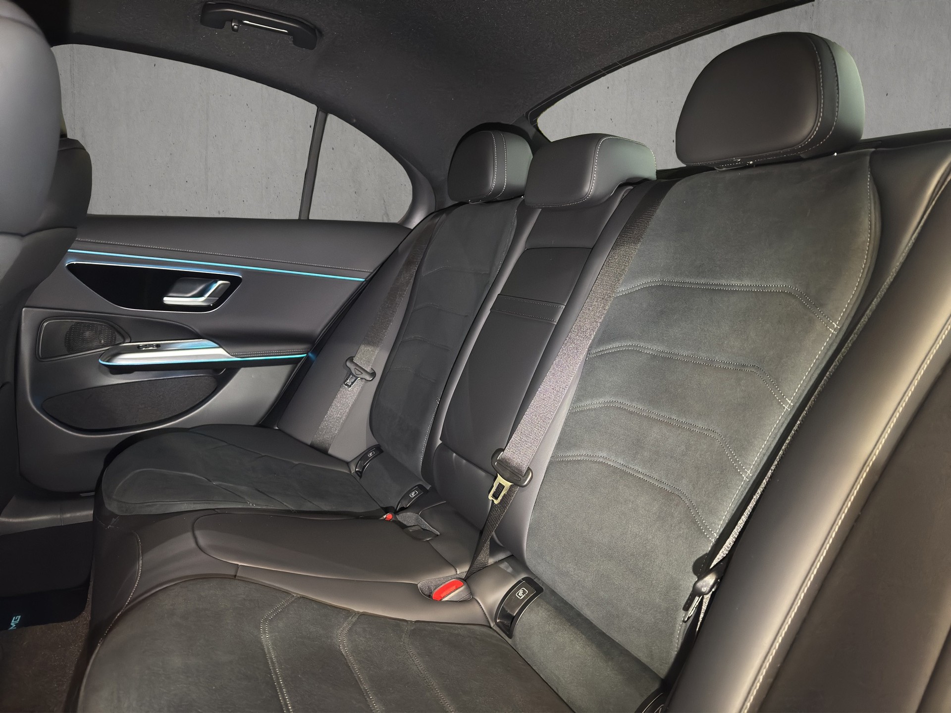 MERCEDES-BENZ E 200 9G-Tronic AMG Line "Night Star-21" Aluräder-AHK-360°Kam."-image-11
