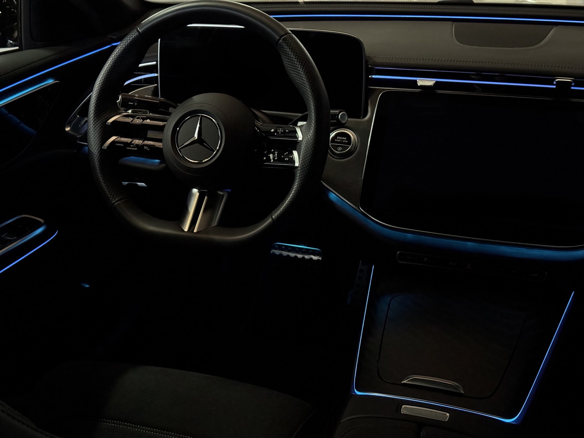 MERCEDES-BENZ E 200 9G-Tronic AMG Line "Night Star-21" Aluräder-AHK-360°Kam."-image-13