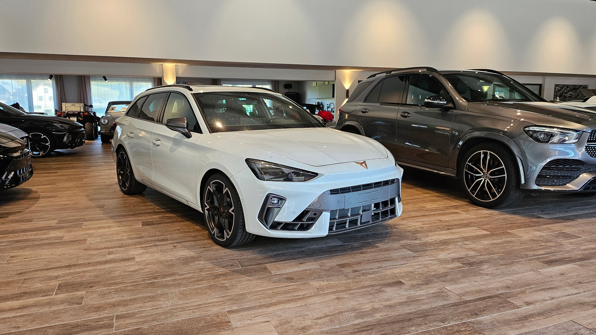 CUPRA LEON ST 2.0 TSI VZ DSG 4Drive-image-4