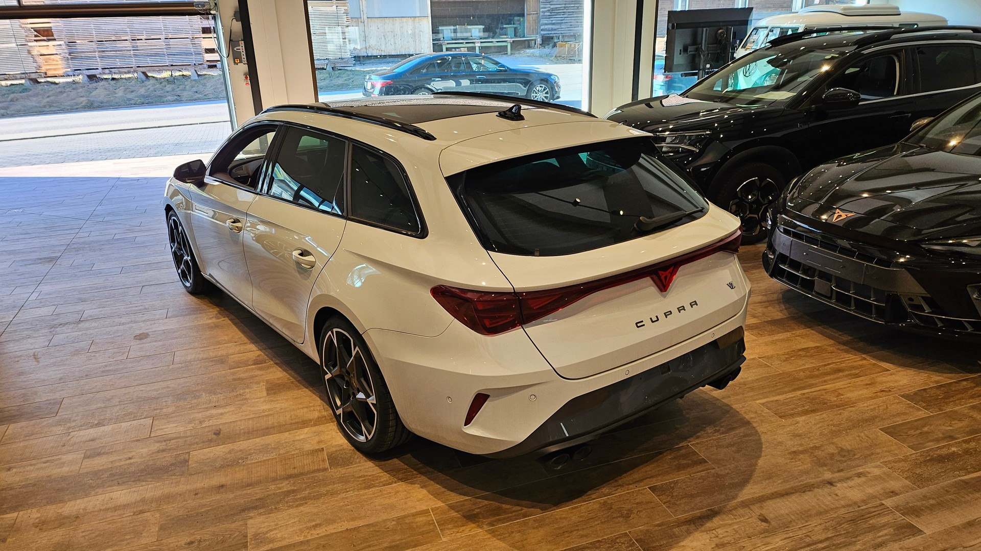 CUPRA LEON ST 2.0 TSI VZ DSG 4Drive-image-14